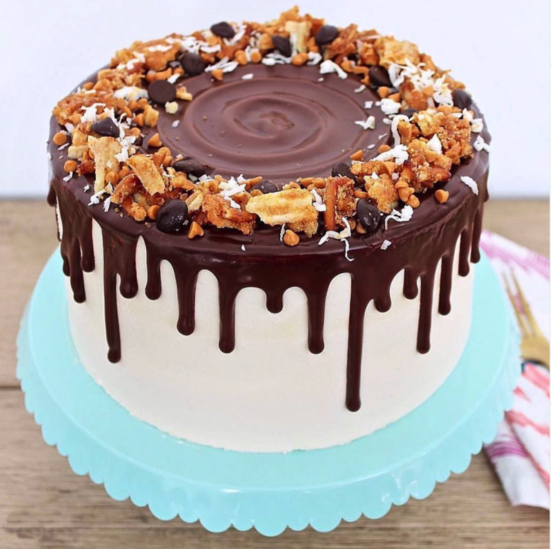 FIRST LOOK CAKE BY COURTNEY Lapalme Magazine